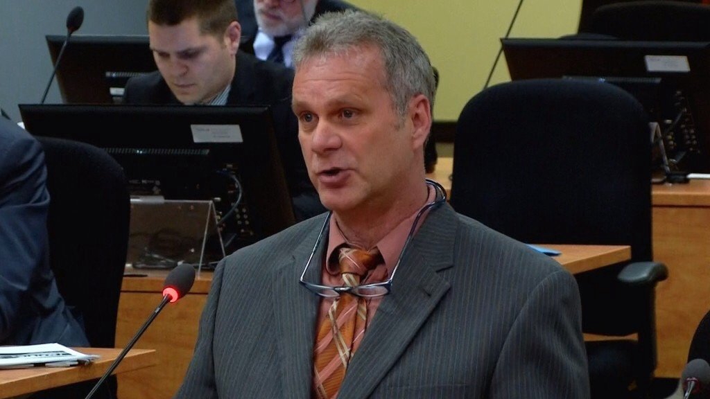 MessierSRC's tweet image. L'ex-policier Roger Larivière attaque de front la division des affaires internes du SPVM
 ici.radio-canada.ca/nouvelle/10360…