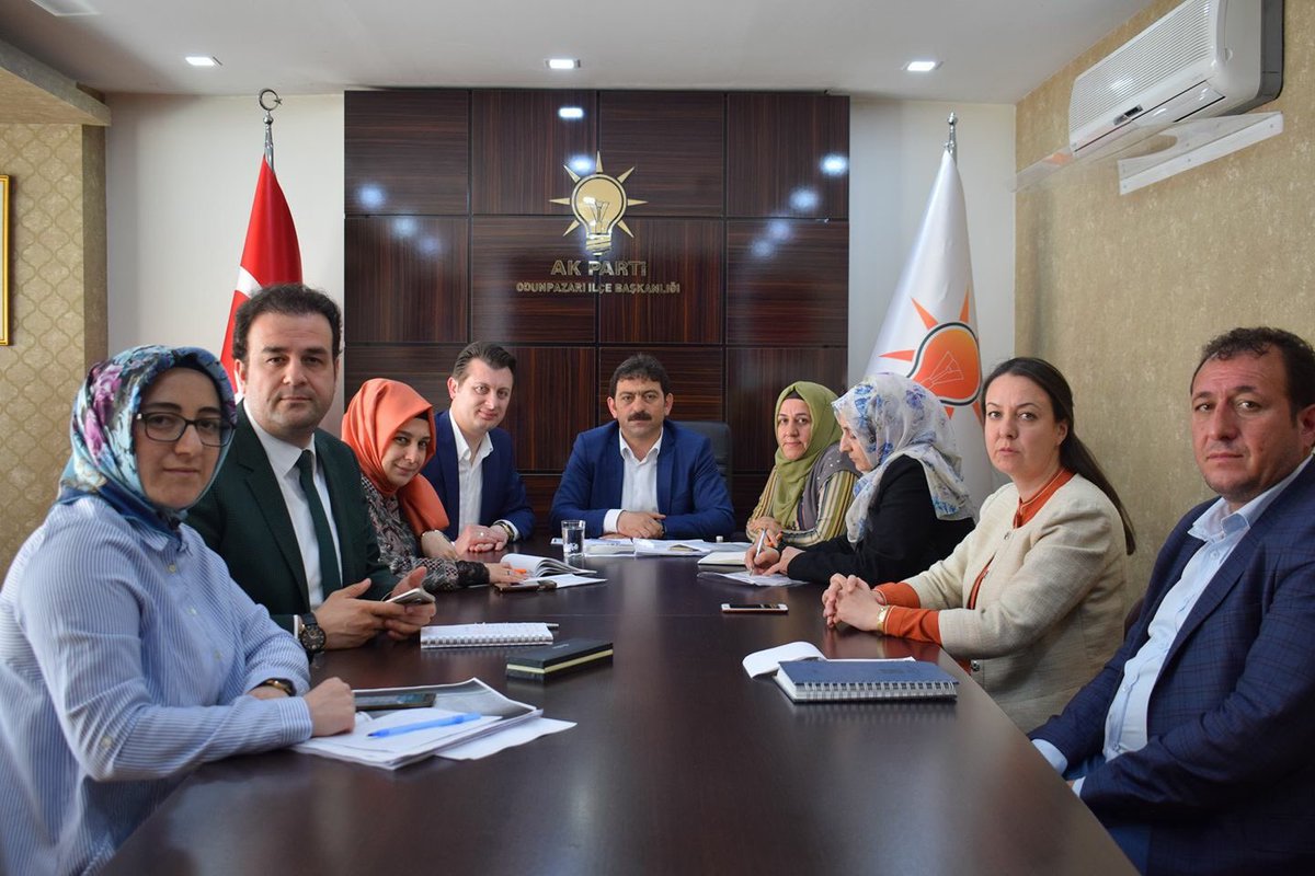 Ramazan ayı istişare toplantımızı İl, İlçe başkanlarımız ve yönetimlerinin katılımı ilegerçekleştirdik <a href="/Ak_Eskisehir/">AK Parti Eskişehir 🇹🇷</a>
m.facebook.com/story.php?stor…