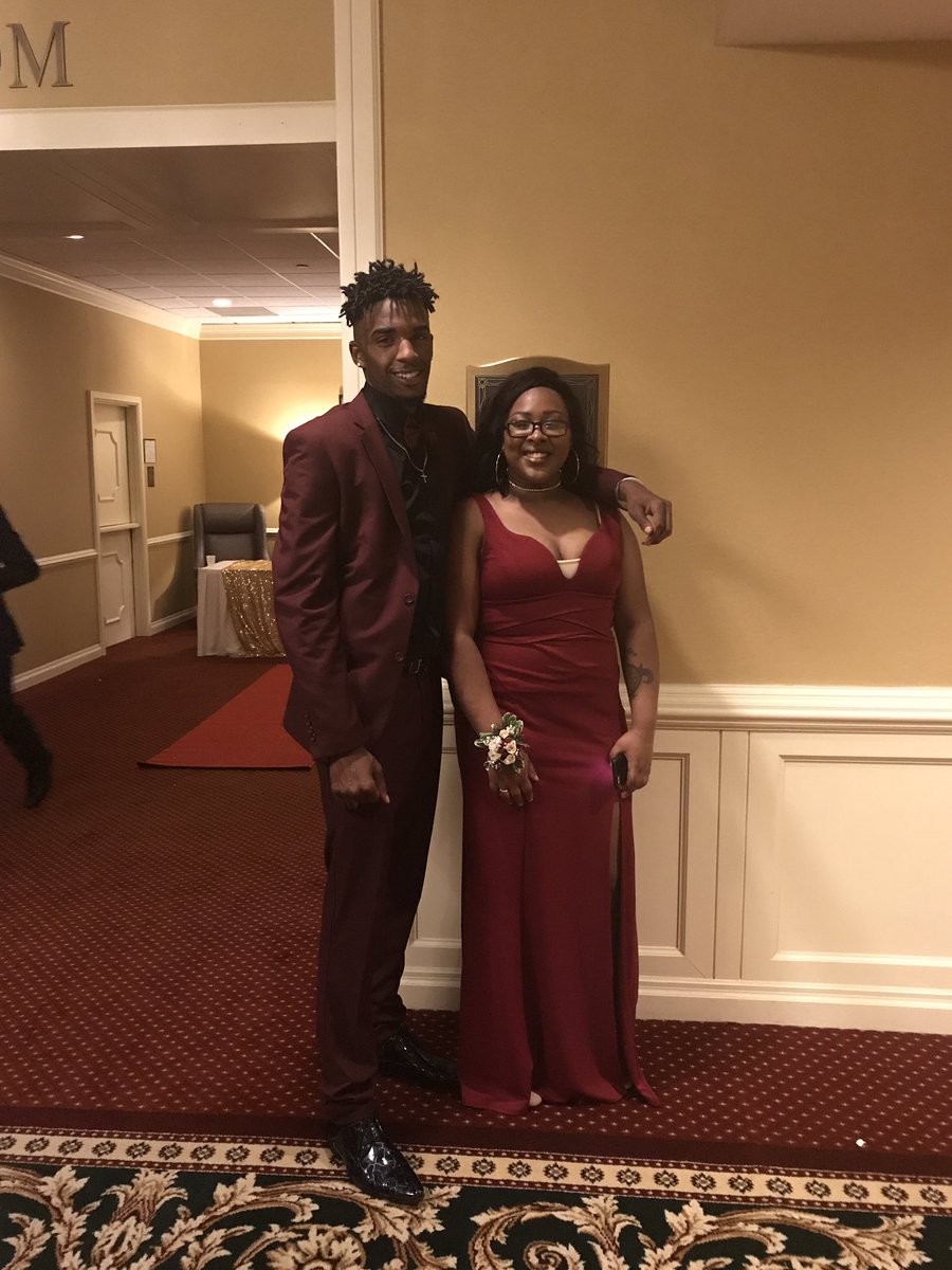 HSSTCybercats's tweet photo. More prom pics! https://t.co/F4eIj3zeob