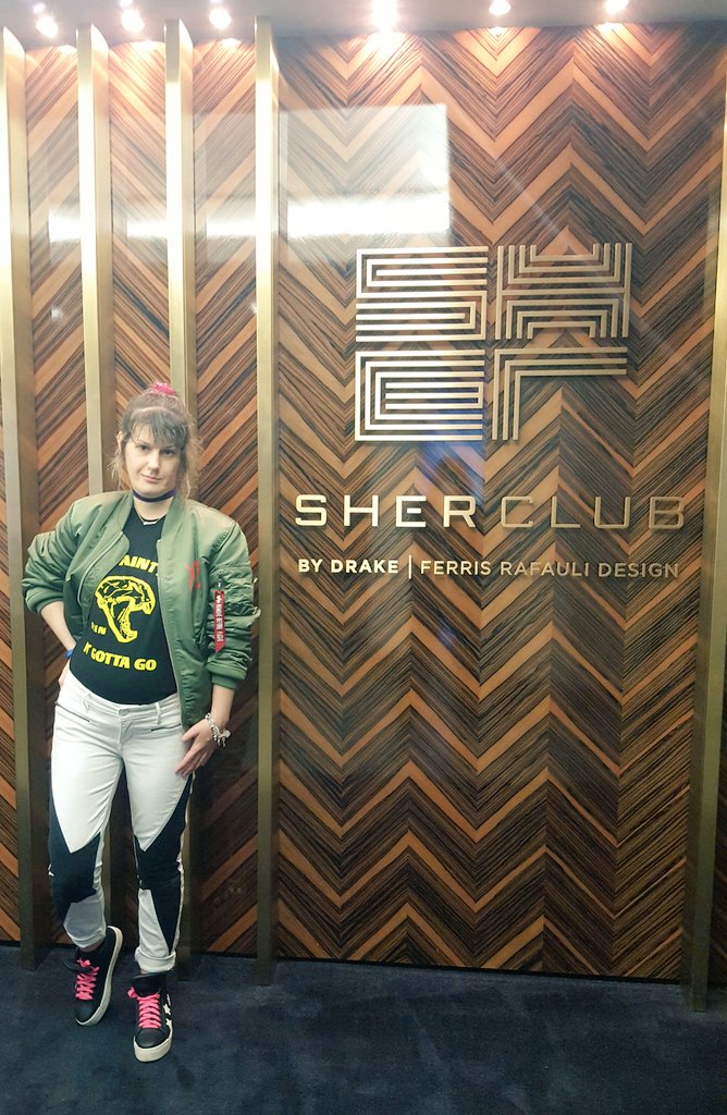 landiiskiez's tweet photo. Found the doorway to the legendary exclusive #SherClub !!! Did a photo-op π₯β‘βπ @theweeknd @Drake #STARGIRL #LOTF #XO https://t.co/F4W1OmTKZI