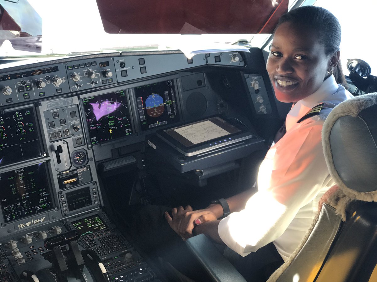 YvonneMakolo's tweet photo. Thanks Captain Kojo and Senior First Officer @Mbabazee and the rest of the @FlyRwandAir crew for a very smooth maiden flight to London. https://t.co/2ZTRxSpEts
