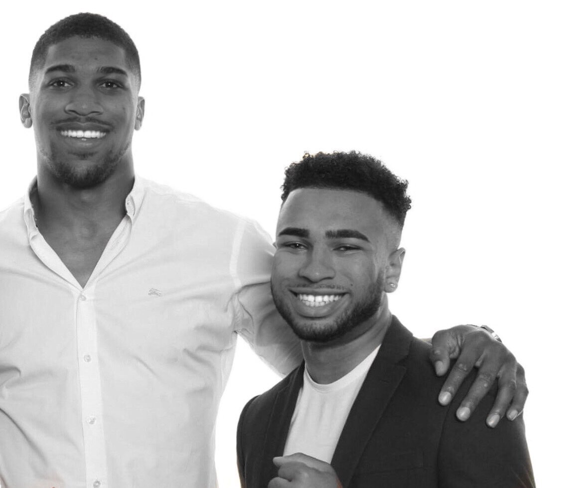 callan_allen's tweet photo. thanks for last night🙏🏾 @anthonyfjoshua Hit me up to play you in a movie about your life😂😂#LucozadeMadetoMove #AJBoxing https://t.co/vy1FsHFbKJ