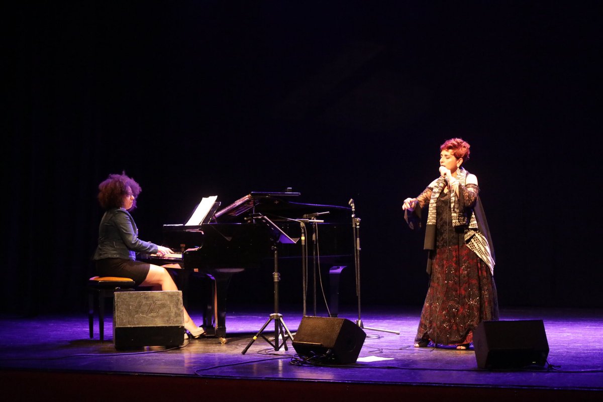 Des de les #TerresdelEbre viatgem a l’#Alguer amb una veu immensa, mediterrània i des del cor. #FrancaMasu a #Litterarum.