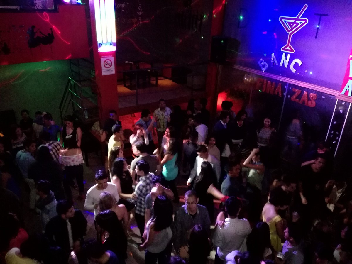 dleyt_discobar's tweet photo. La #Farra sigue en @dleyt_discobar #LOJA #DLEYTDISCOBAR #DLEYTDISCOBAR #DLEYTDISCOBAR https://t.co/pmcuQHxrpW
