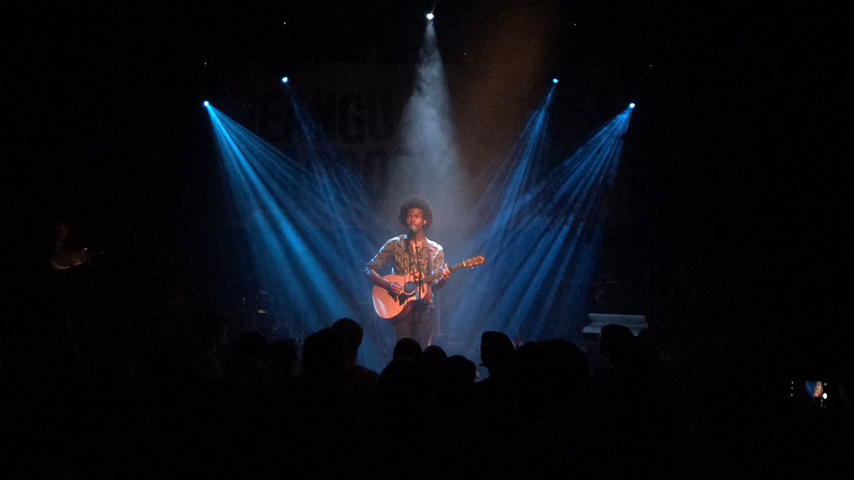 Thnx <a href="/JeanguMacrooy/">Jeangu Macrooy</a> voor een fantastische avond! Genoten @MetropoolHgl veel #kippevelmomenten Nu aan t nagenieten in de tuin