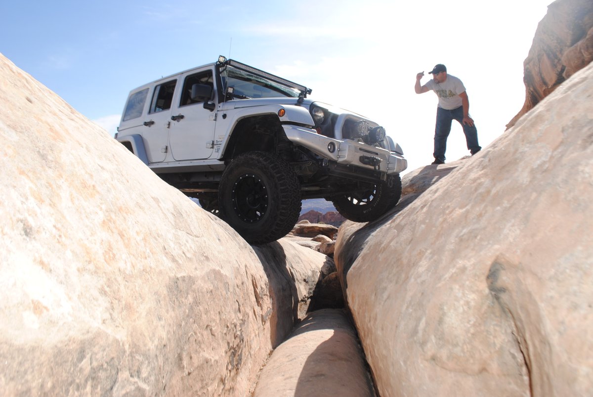 GoodDogMG's tweet photo. When you're THIS CLOSE to the weekend :) 

#Jeep #JeepLife #HappyFriday #GoodDog https://t.co/XWsDeNdrEt