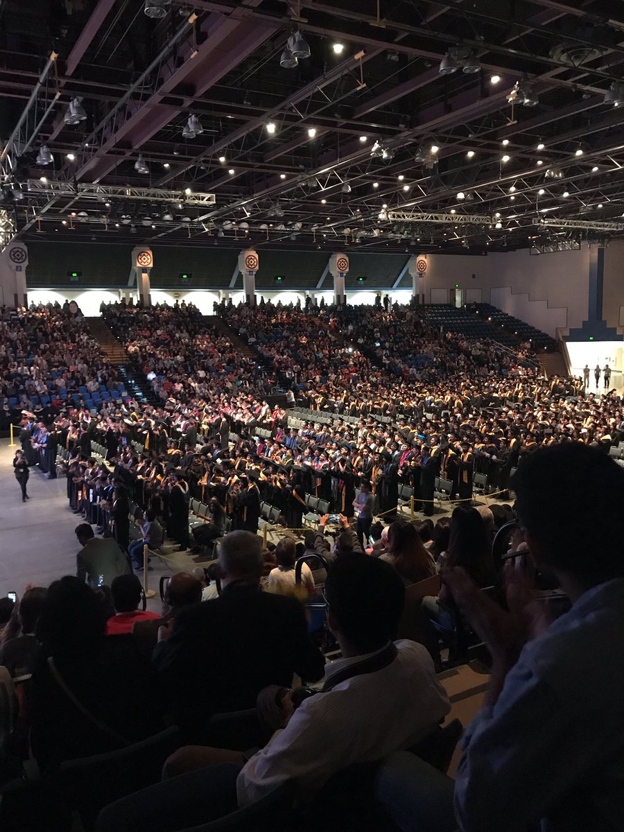 MasoudByDesign's tweet image. There is a legend in the mix of this...and his name is @kvreem 👨🏽‍💻 #SJSU2017 #sjsuengineering