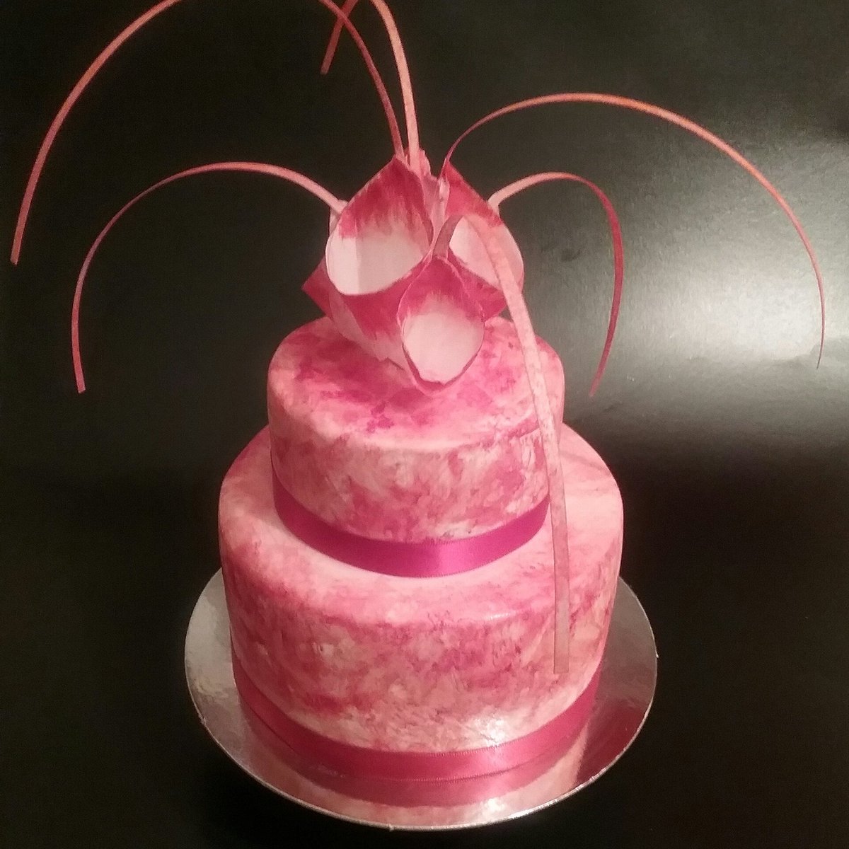 SwissmissCakes's tweet photo. #cakedecorating #fantasycake #spongetechnique https://t.co/AJGNJNvmcE
