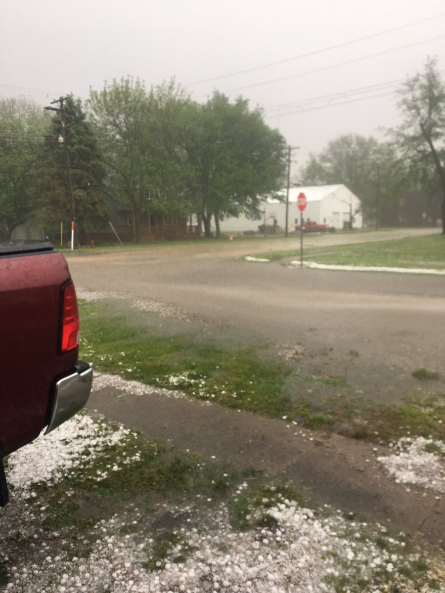 KZarate1081's tweet photo. And in other news..... #crop17fail #thiswasbad #stillpouring https://t.co/yRU0OX4sgT