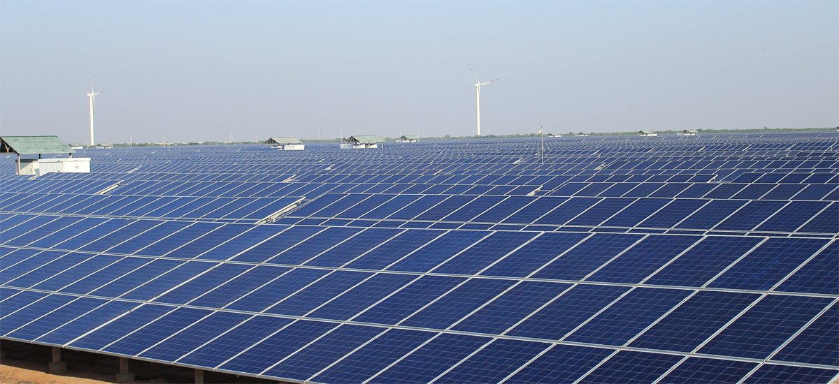 OurDominoEffect's tweet photo. Renewable energy surges globally with China and India in the lead https://t.co/kS804FZWqO https://t.co/dI5eZdLzM2