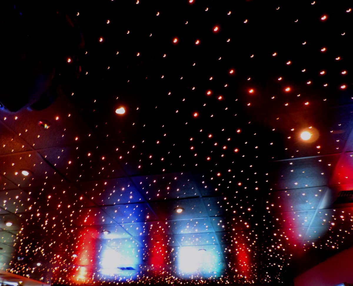 CrystalBayClub's tweet photo. Spend your weekend under the stars! Full weekend of Red Room entertainment ft. @N8tronMusic & #BFunky, @kuinkatheband & @TheSextones! https://t.co/AkiWX8hoOc