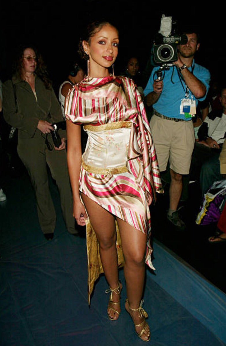 MYAPLANET9's tweet photo. #Fashion #Friday #MercedesBenz #FashionWeek : #BabyPhat #Spring2003 #NYC #fbf #2002 📸 https://t.co/wB9wyESBbj