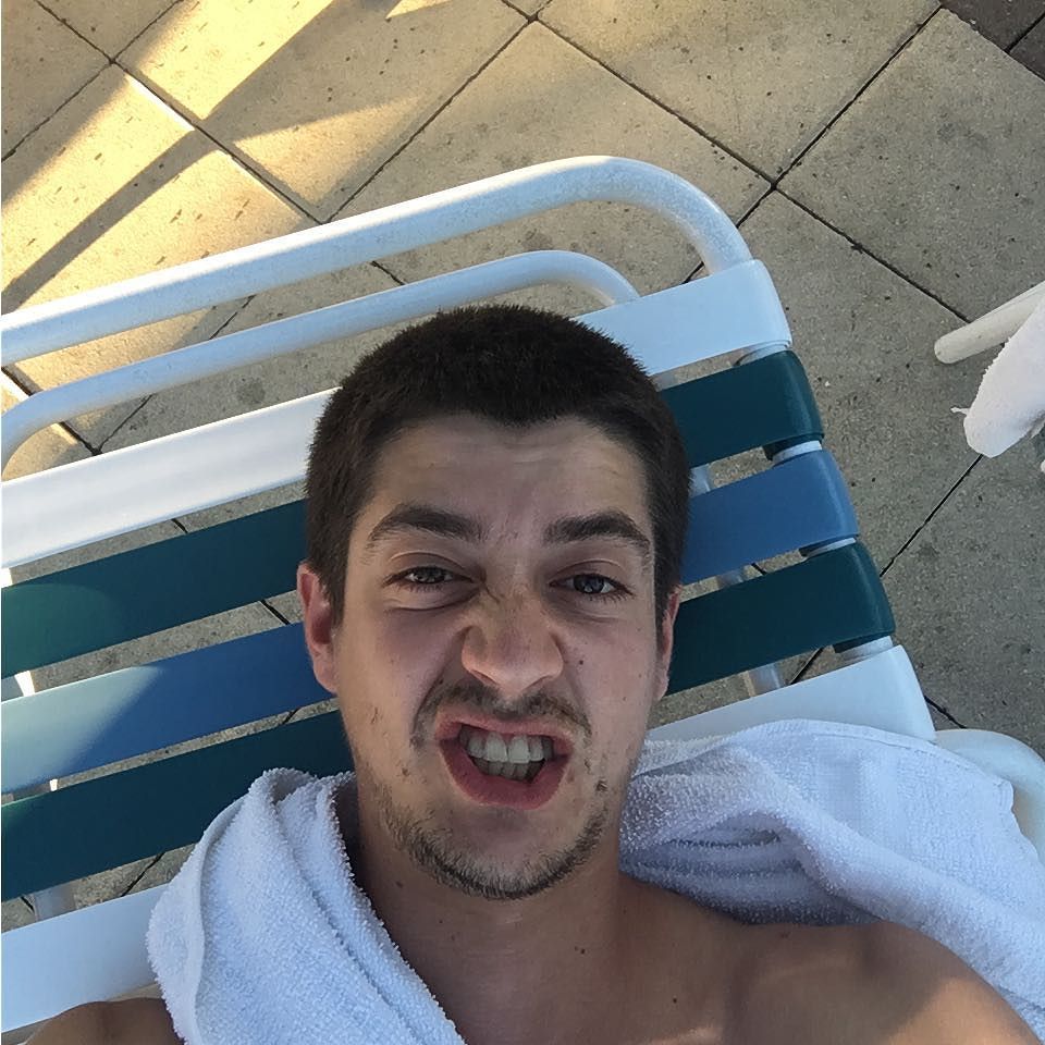 connorhuntley1's tweet photo. #weekendinorlando #livestyle #poolside #happy #hardworkpaysoff https://t.co/yESPSk75tA https://t.co/ACOWxUUkLo