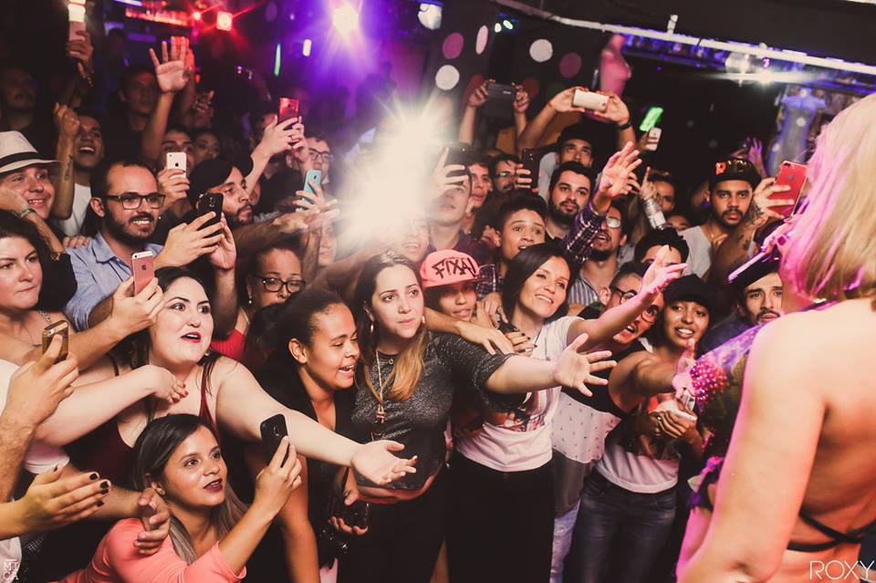AllStarsTrends's tweet photo. Aquele momento que você fica retardada vendo a @gabyspanic na sua frente! aaaaaaaaaaaaaah sos. Show 19/05 Goiânia https://t.co/9f2dxCPMmq https://t.co/T1mCy6sDmS
