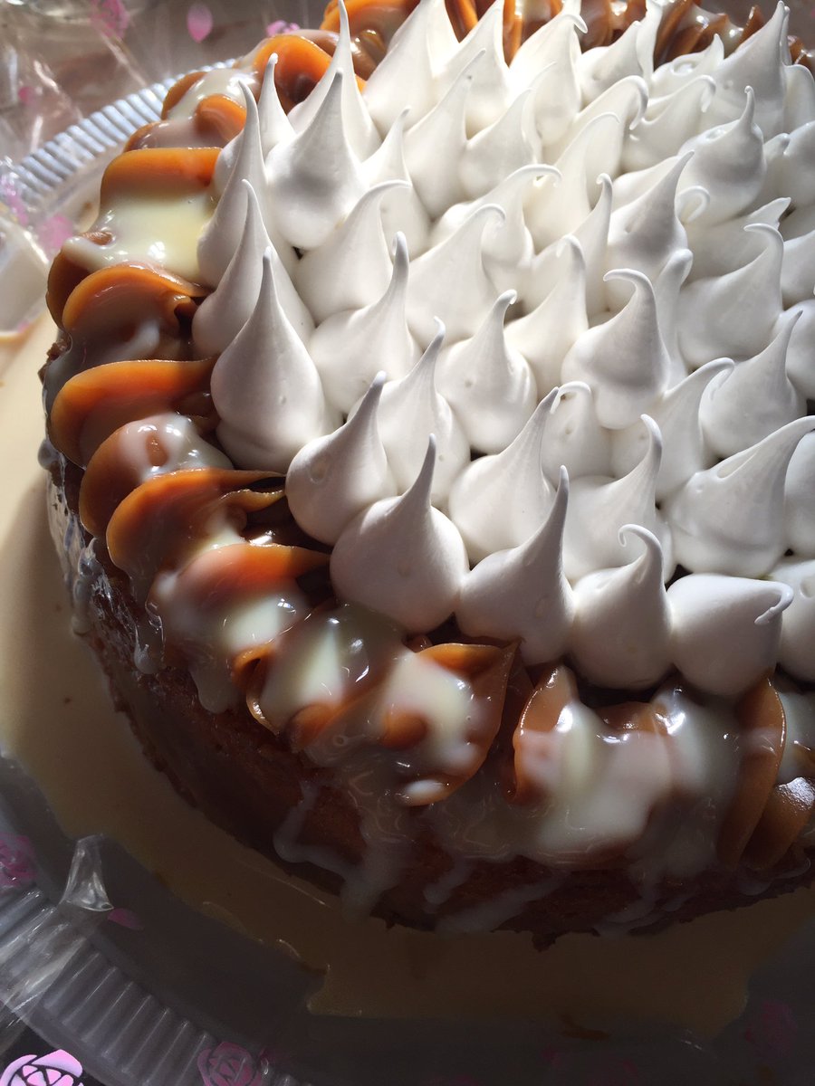 brendasbakerypy's tweet photo. Deliciosa torta 3 leches!!🤤♥️🤤 #brendasbakery #friday #dietoff #delicious https://t.co/fVfQcNfumx