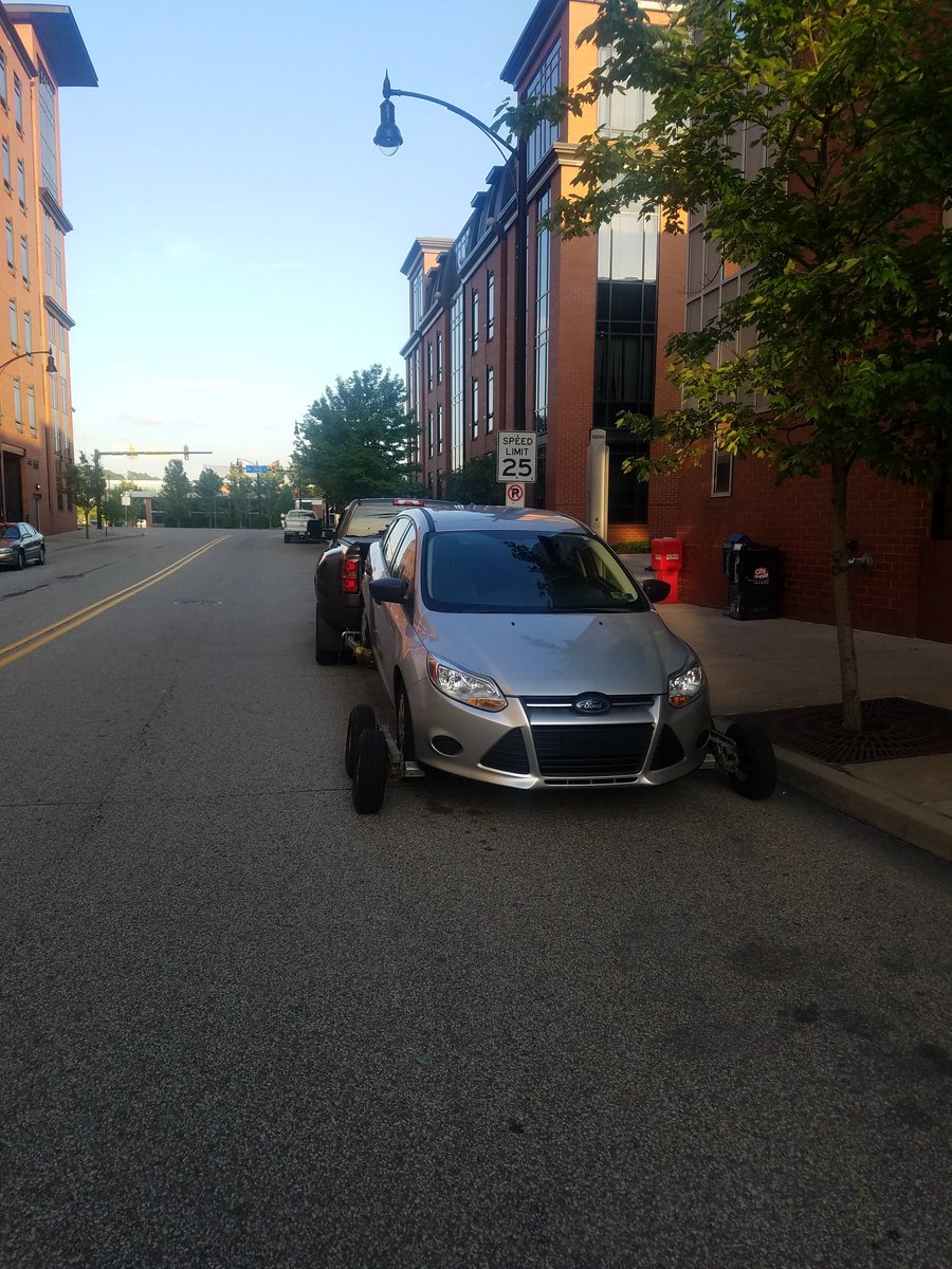 TravisTowingPgh's tweet photo. DAMN TRAVIS! Back at it again! https://t.co/BMpycufreL