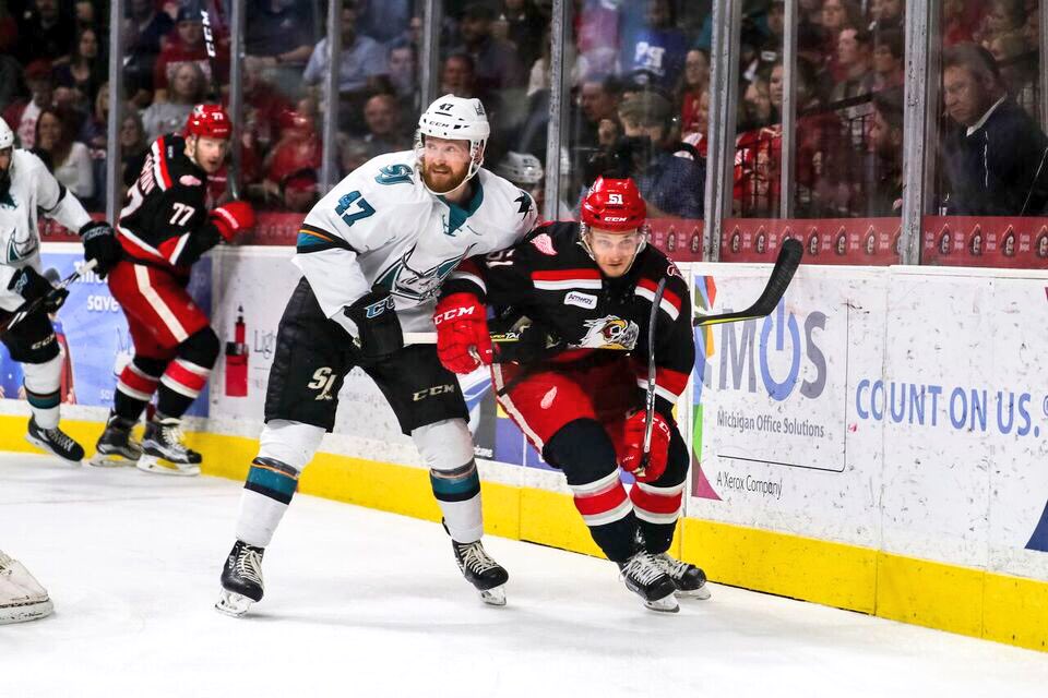 END 1: Barracuda 1, @Griffinshockey 0. SOG: 10-8 GRG. #GoGRG #SJvsGR #FINishSJ https://t.co/QQd0L0Xd1C