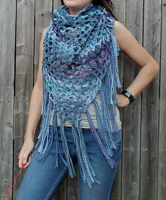 tiffanie_angelo's tweet photo. Wrap #crochet #crochetscarf #festivalshawl #crochetedshawl #bohoscarves #fringeshawl #crochetbohotrianglescarf https://t.co/s6I3AINL7H https://t.co/NTojaZpECF