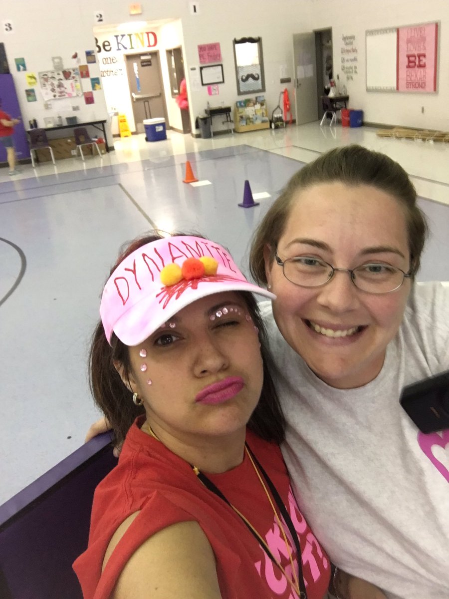 MrsJEsquivel's tweet photo. My kiddos enjoyed every minute of field day today! Thanks again @sportypirate05 for doing a #bekahstrong💪🏽🌈🎉 job! #oneMRE #FieldDay2017 https://t.co/FXujWKun7q