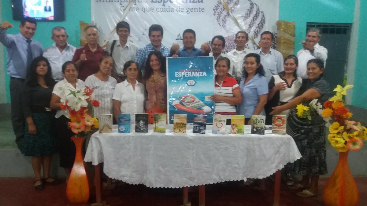 soimerdiazh's tweet photo. Todo el #DMJaénB #UPN listos para distribuir el libro #enbuscadeesperanza en el marco de #ImpactoEsparanza https://t.co/xk4vz8GetY