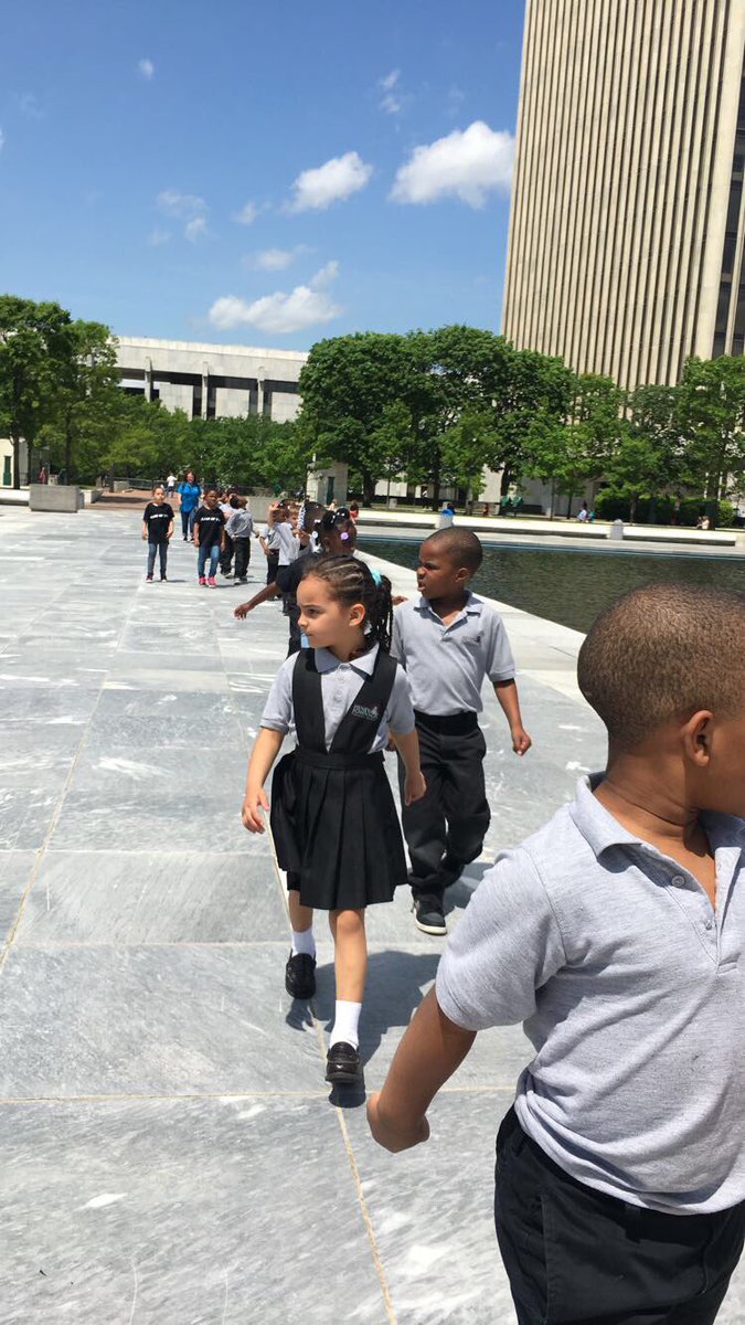 MrsLongobardi's tweet photo. #fieldtrip #theegg #albany #hjcs #newyorkstatemuseum #artshow #play #thewiz #kindergarten https://t.co/Y3bcqevL8i