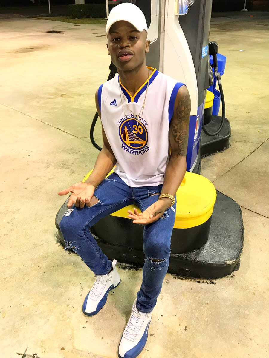 _jahdiah's tweet photo. Steph Curry with the shots🎖 https://t.co/UXdNTCHLQ8