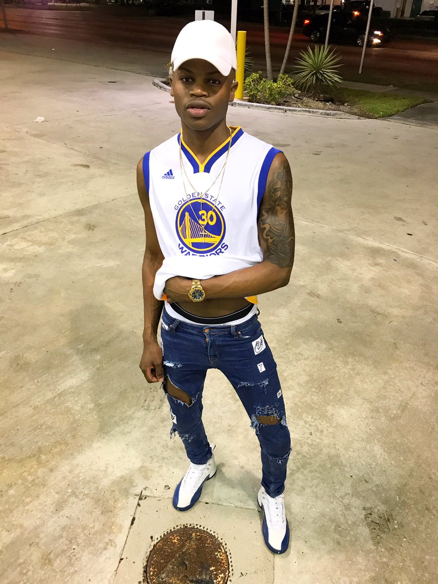 _jahdiah's tweet photo. Steph Curry with the shots🎖 https://t.co/UXdNTCHLQ8