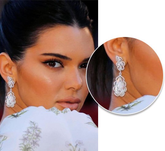 CharuFashions's tweet photo. Best Jewellery Spotted On Celebs During Cannes Film Festival 2017!!
#Cannes2017 #BestJewellery #CannesFilmFestival #CelebrityStyle https://t.co/AoT5eSJldK