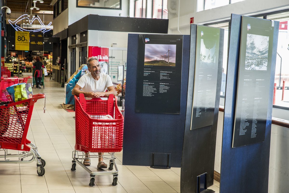 #argIHIzkiak erakusketa #berango -ko <a href="/EROSKI/">EROSKI</a> -n #euskara #literatura sorkuntza gozamena batera doaz, gaur arte ikusgai!