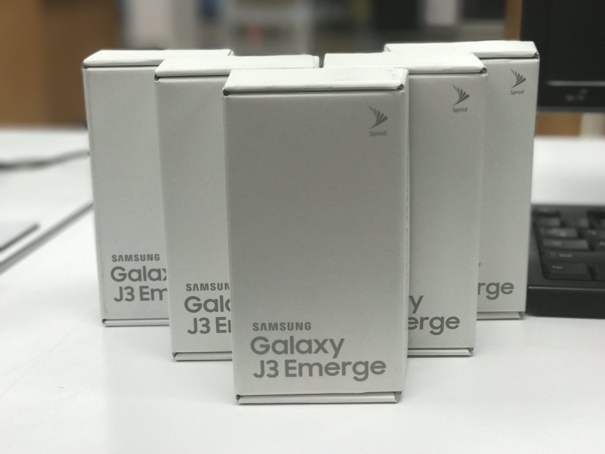 Kenneth Stevens (@uw_kenneth) on Twitter photo Nothing like getting the best deal in wireless with free lines and free phones! @uwDirkZunker <a href="/angelaperrywi/">Angela Perry</a> Nothing like getting the best deal in wireless with free lines and free phones! @uwDirkZunker <a href="/angelaperrywi/">Angela Perry</a>