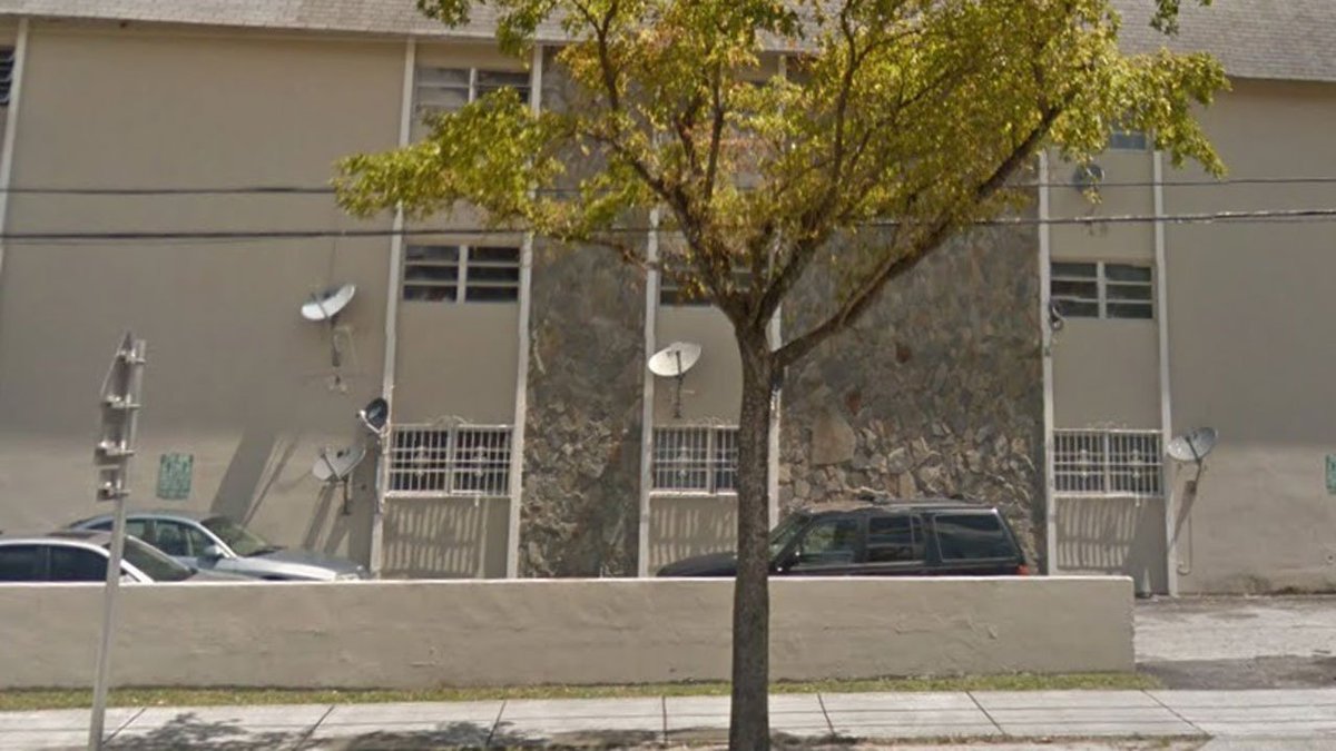 Toddler falls from apartment window in Opa-locka bit.ly/2qt4IYo https://t.co/tANxbQpuFp