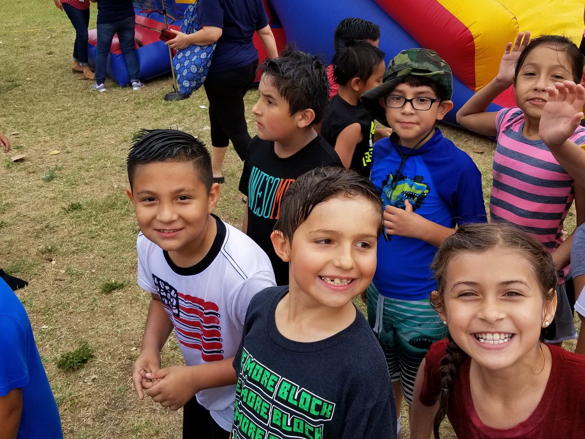 ElizabethLerma7's tweet photo. It was an amazing #fieldday @NISDEsparza! https://t.co/aQnGMPYJL3