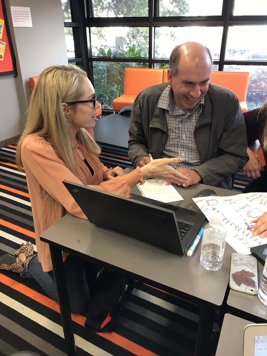 MignonWeckert's tweet photo. #innovateCGS17 @igeeducators sharing the expertise in the room https://t.co/rGCBbc3LHo