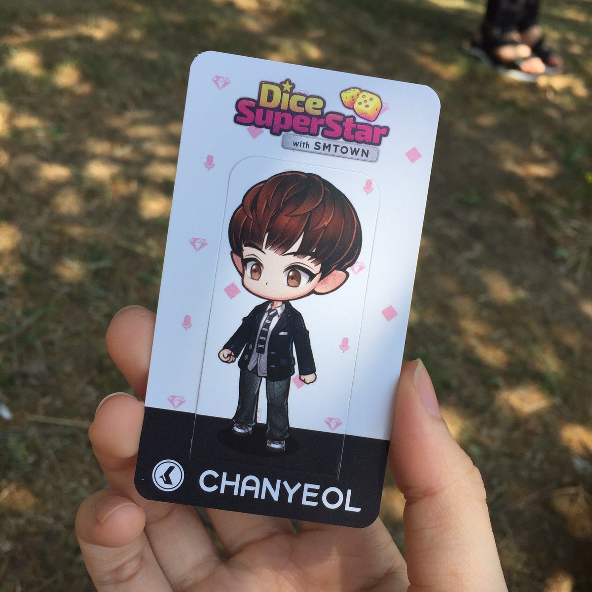 ChanHomeTH's tweet photo. ผู้มีบัตรและซื้อสินค้าอังกอร์คอนเสิร์ต The EXO'rDIUM[dot] 27-28 พ.ค ตั้งแต่5หมื่นวอนขึ้นไป จะได้รับ EXO Melody Fairy Party Hat
Cr._CHANRAN https://t.co/Iol3qg2QNA