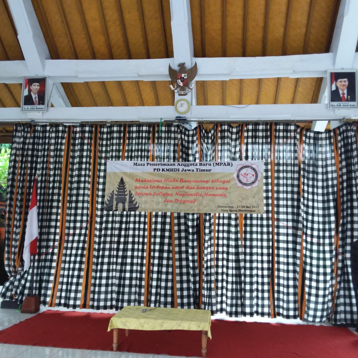 pdjatim's tweet photo. [BANYUWANGI]
.
Prsiapan MPAB I BWI
Smoga dapat mncetak kader2 hindu yg berkualitas dan KMHDI dapat terbentuk di Banyuwangi
Satyam Eva Jayate https://t.co/4LxfgOUqGR