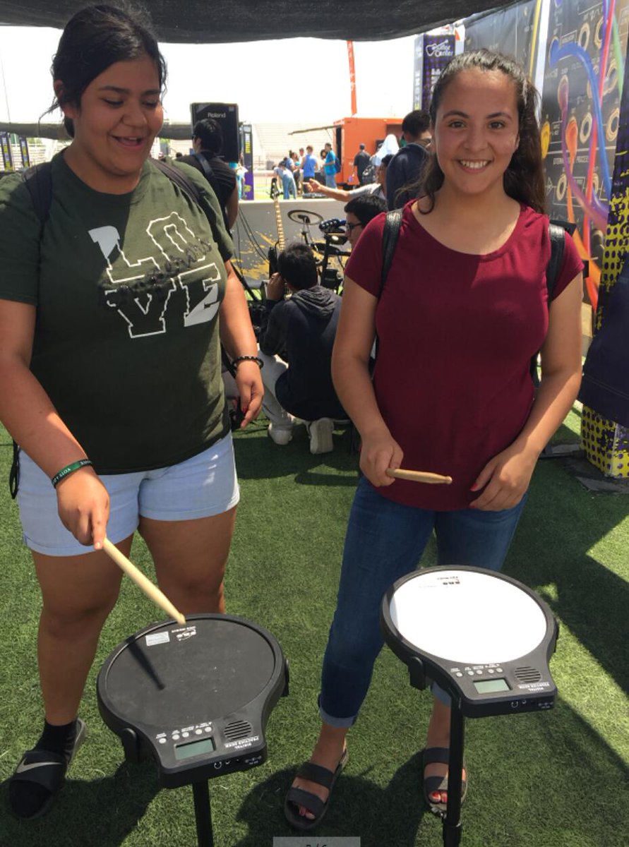 EnoAudio's tweet image. High school students like our digital drum pad very much😜