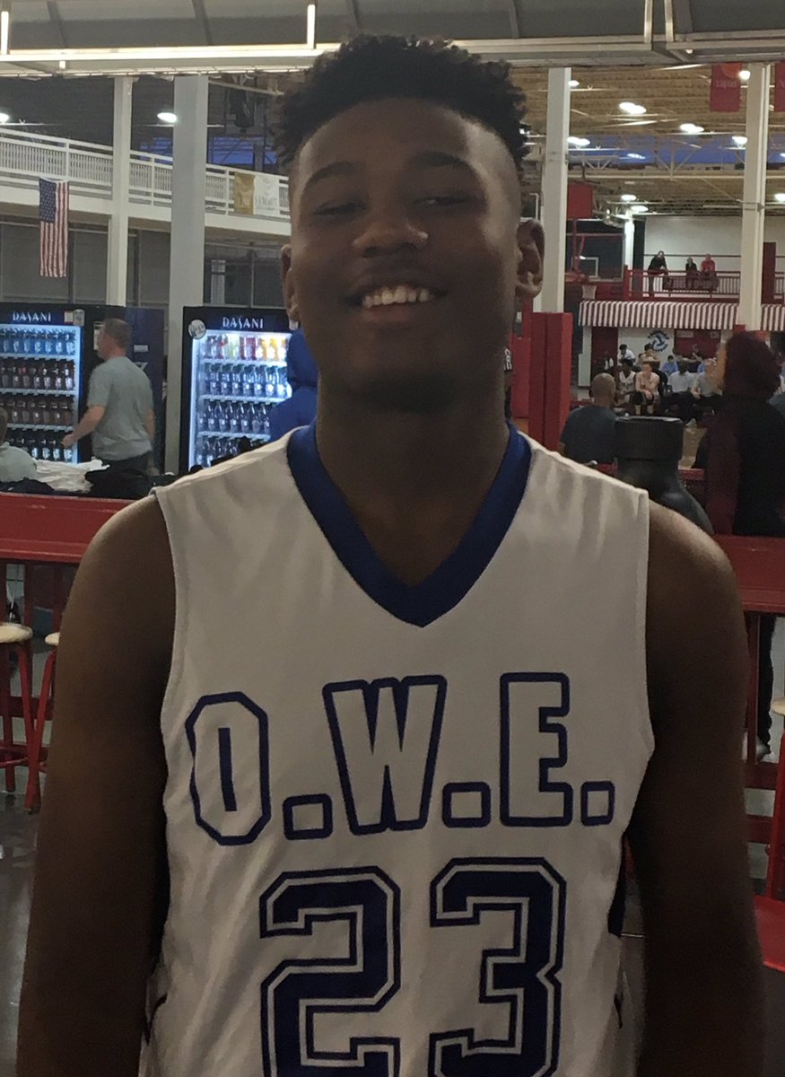 OWEHoops's tweet photo. @Demarcus_574, 6'-3" 2020 wing, finished with 42pts, 8rebs. @OWEHoops Blue beat Elite BB Club Ohio 85-72. https://t.co/6uB5PRWPCJ