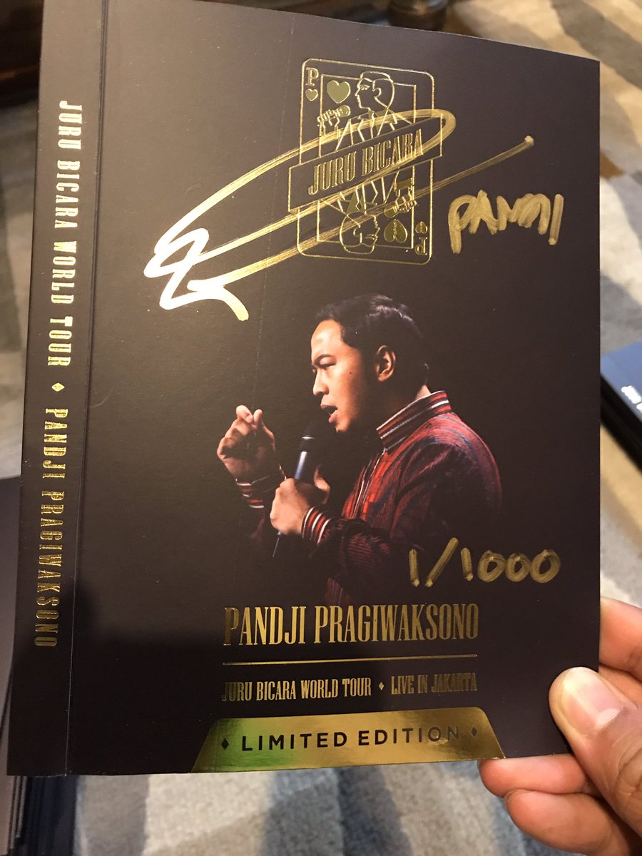 pandji's tweet photo. Sekadar info: Nomor 1 - 100 berangkat hari ini. Kalau udah trima, kasi tau gue elo dapet nomor brapa ya. Makasiii :) https://t.co/q26m23WBel