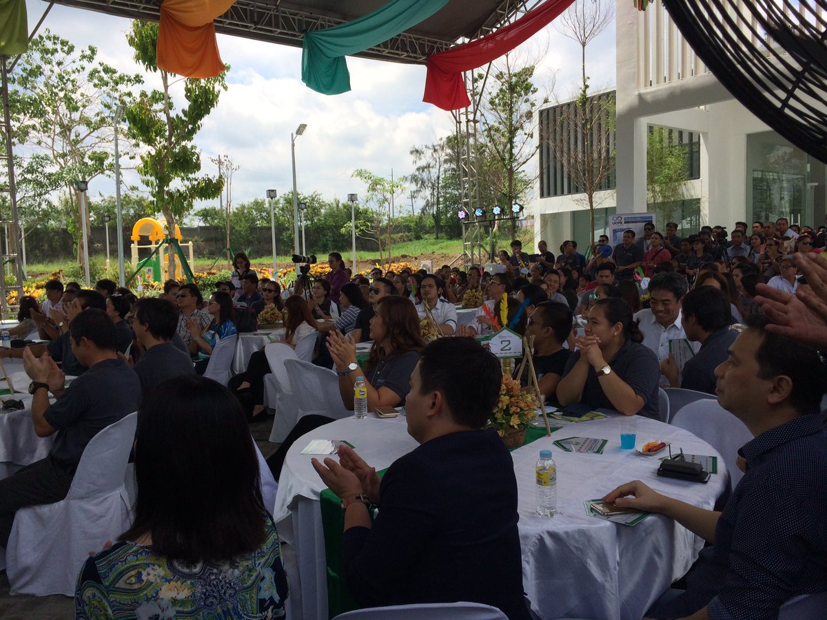 bongvlaurel's tweet image. Grand Launching of #PHirst Park Homes, Tanza, Cavite. Free shuttles to residents. #Star8 #SolarTransport #sustainable #green #community