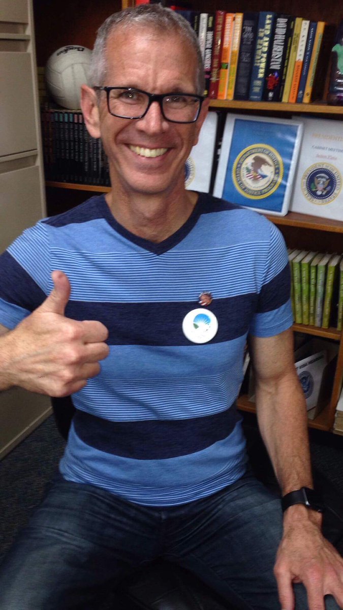 Wren_The_Reaper's tweet photo. Looks like our school security and our civics teacher are both onboard with Justice Wren becoming the next governor for Evergreen State 😁👍🏼 https://t.co/92MYbSo3HL