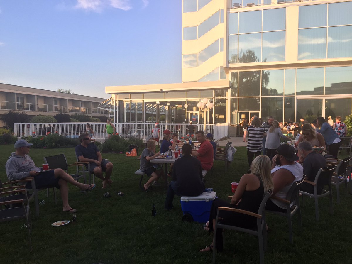 2007spartanone's tweet photo. #spartanstyle team BBQ after a good hard day of work! @spartanhkyinc good work today Boys! https://t.co/C0JhHMChZN