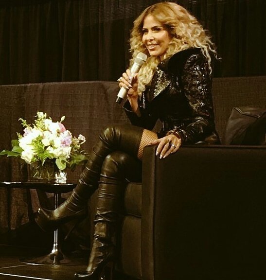 DianaMariposaG's tweet photo. @GloriaTrevi Todo lo que haces, dices y das es perfecto porque sale directo de tu corazon ♥ Te Amo!!! La #MasBuena La #MasHermosa 💕 https://t.co/HTE3NhqDaq