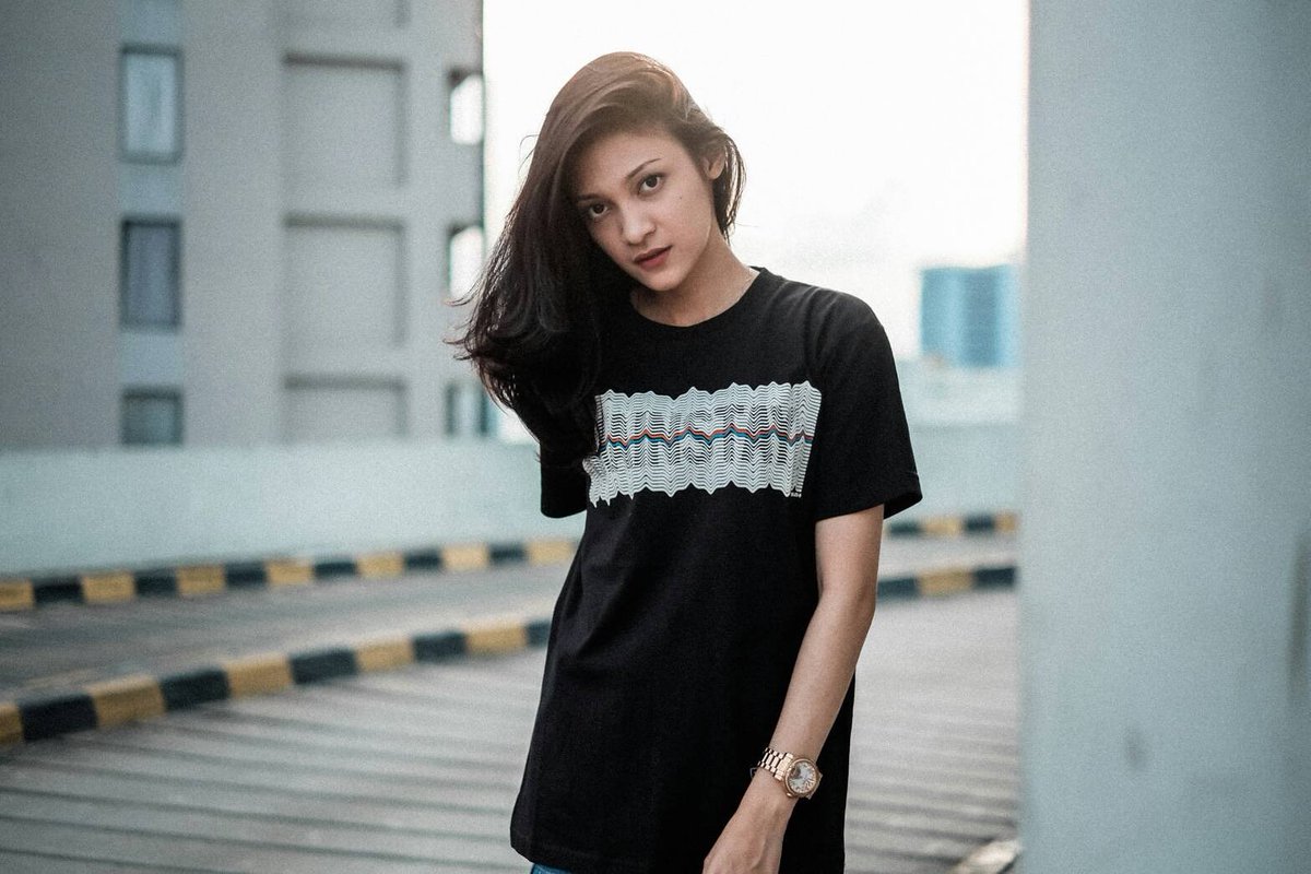 Code "ADRIE" | Size : S,M,L,XL,XXL | IDR : 130K | Online Order : 082211571745 /   5F365FDE