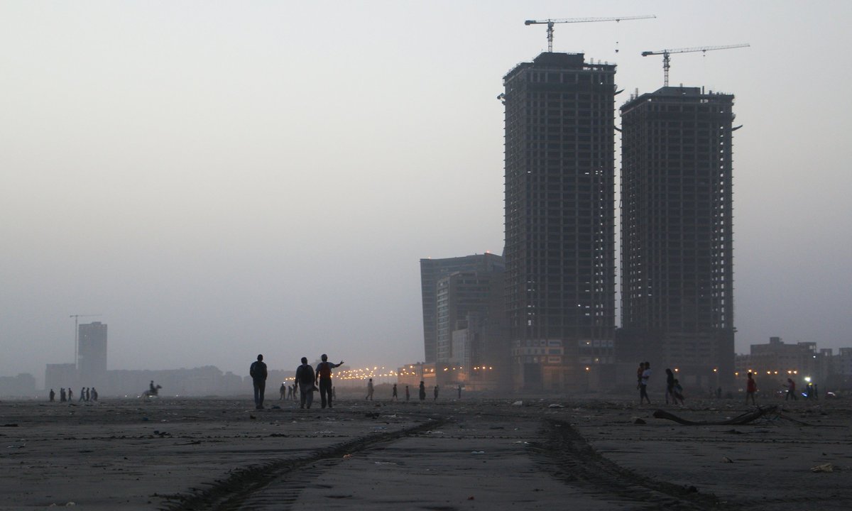 genanimanoj's tweet photo. Friends doing location scouting at sea view, one could observed a huge garbage thrown on beach.
#LetsCleanOurBeach #Seaview #Karachi https://t.co/SaqqjTJvKy