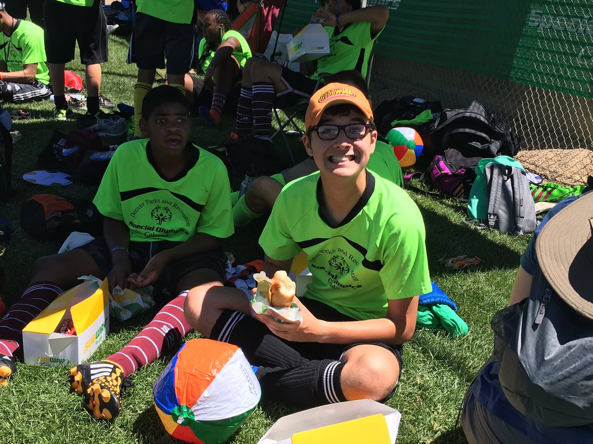 SpecOlympicsCO's tweet photo. .Thank you @SUBWAY for donating boxed lunches today for our Athletes and Volunteers! Come by Olympic Town for a cookie! ๐ช#SOCOSummerGames17 https://t.co/xDdW2doy8X