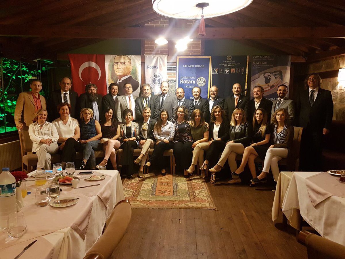 Kulübümüzde başkanlık devir teslim töreni gerçekleşti. Altar Kütükoğlu yeni dönemde görevi ve başkanlık kolyesini Feza Tiryaki'ye devretti.