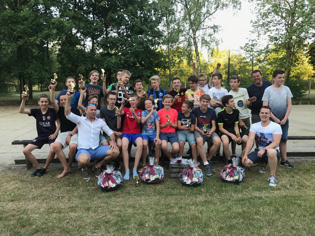 Majasa72's tweet photo. @jovlille sfeervolle seizoensafsluiter van U15, een groep werd een team; het mooiste eindresultaat! https://t.co/EYvwMI0dEx