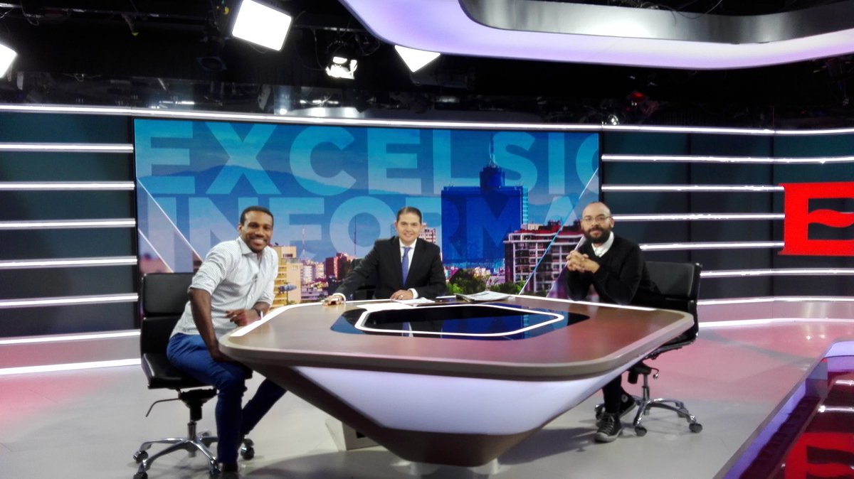 Fueradecirculac's tweet photo. Ya estamos en entrevista por @Excelsior_TV @OteloSer con @NriqVientoNorte @HardingJunior https://t.co/421IdEv1FW