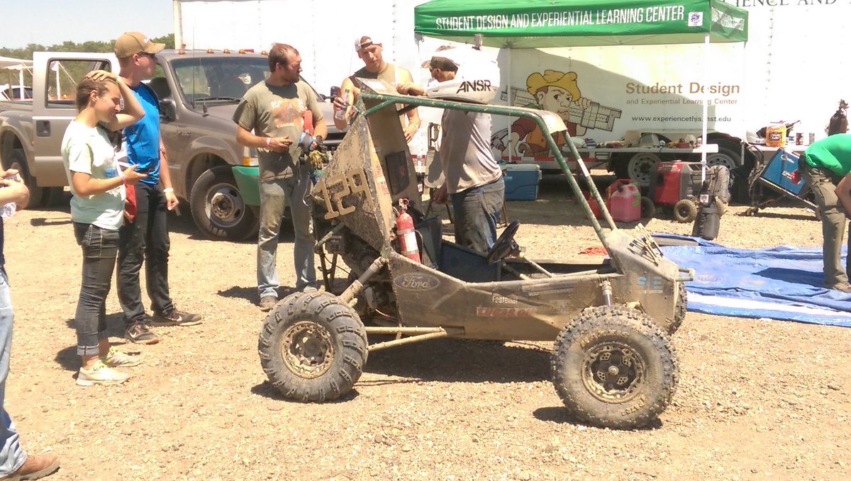 MinerBaja's tweet photo. After two broken knuckles, a cobbled together knuckle, and extreme perseverance the endurance race is over. #riseabovethemud https://t.co/eMe9byt4sr