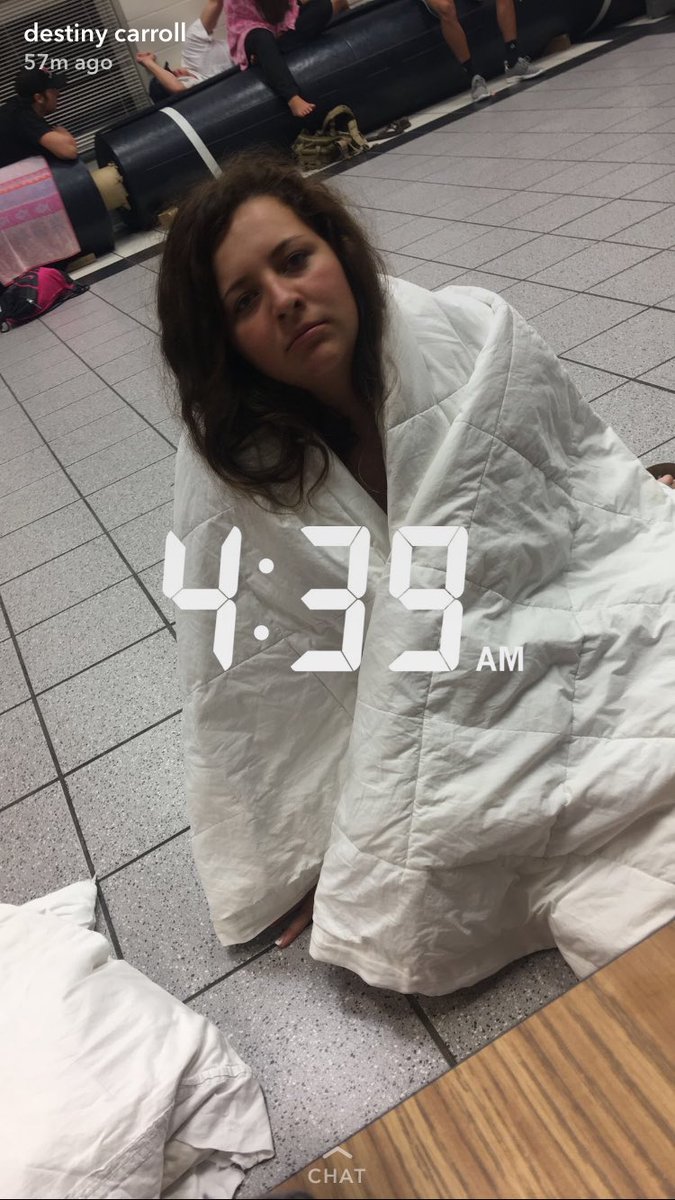 chynna_ray's tweet photo. If today was a picture 😂 #1hourofsleep #6hoursofwork https://t.co/xVoYcerb0H